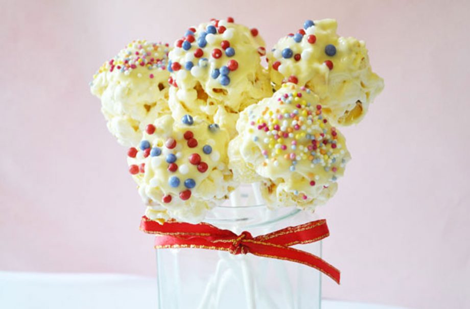 Popcorn pops