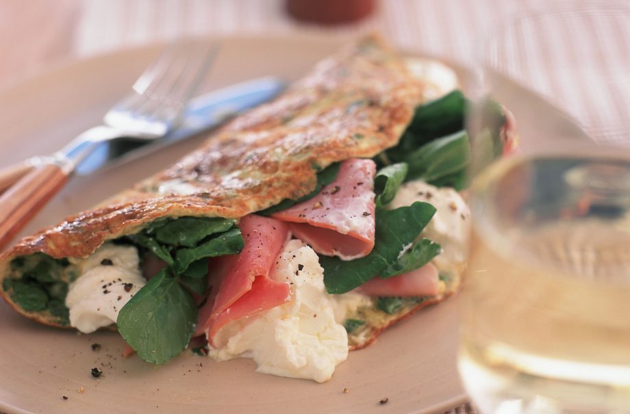 Smoked ham and cream cheese omelette