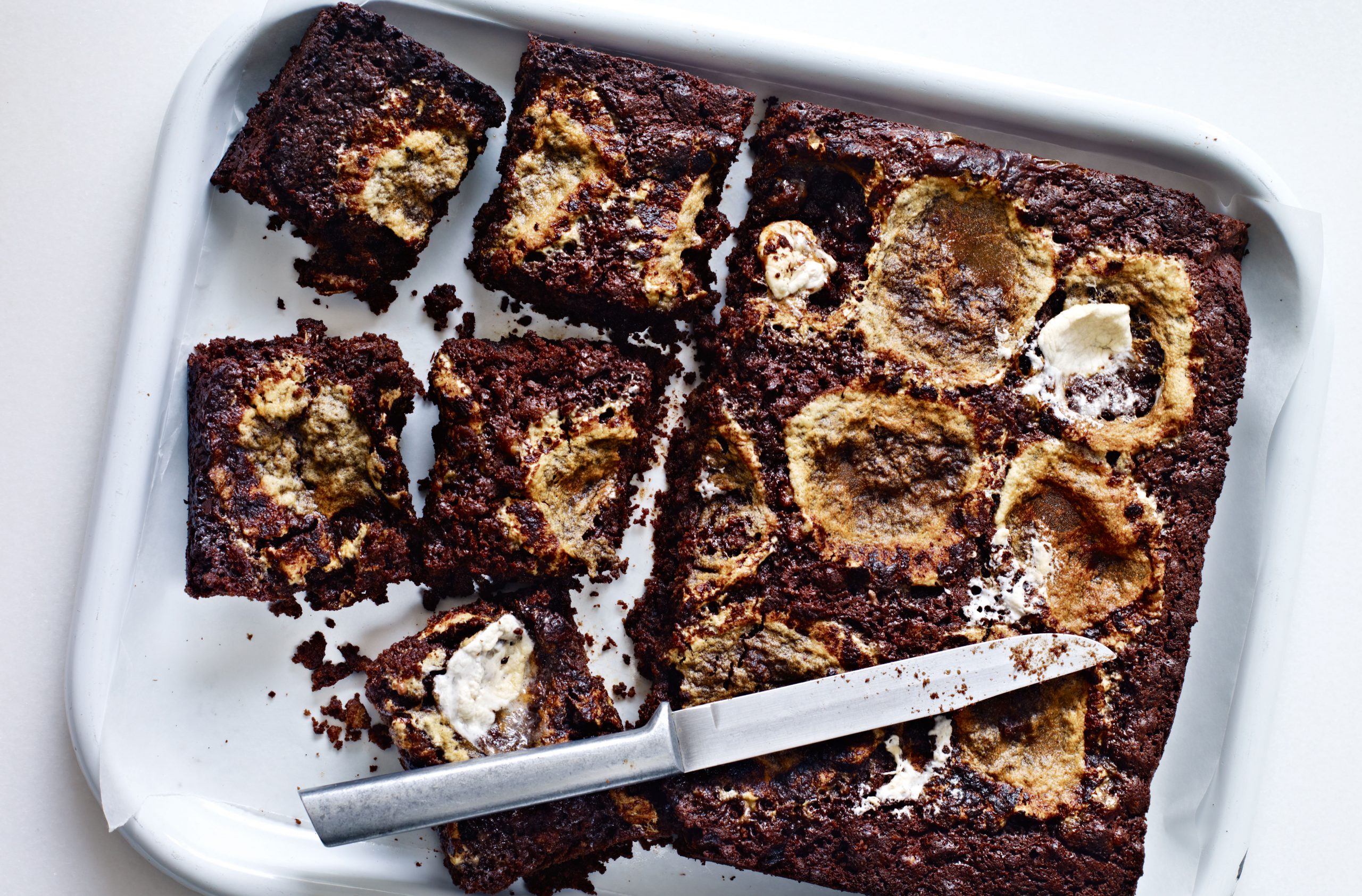 Sticky marshmallow and chocolate tray bake