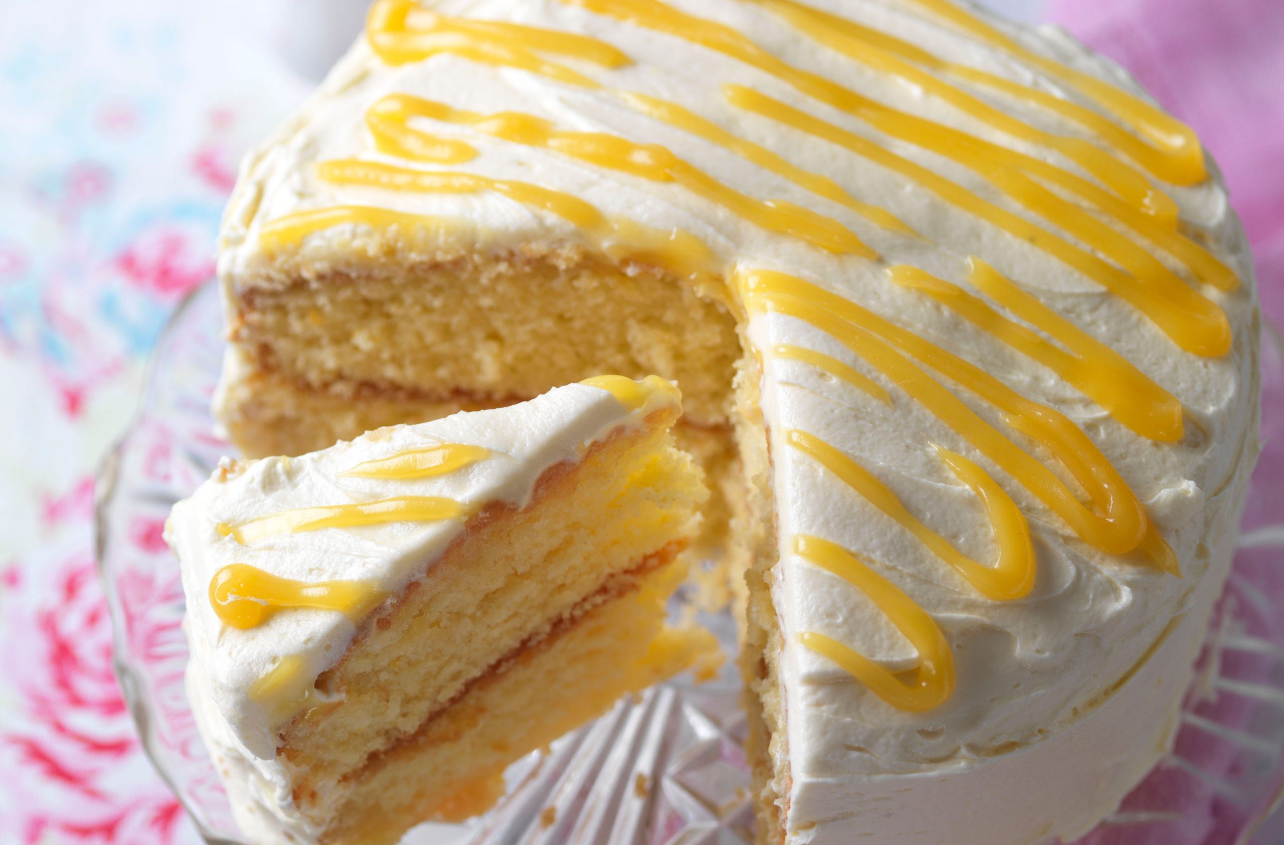 Lemon cake with lemon curd buttercream