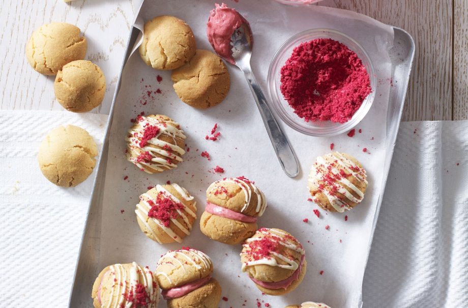 Raspberry and almond kisses