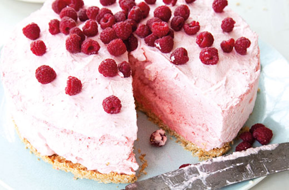 Strawberry cloud cake