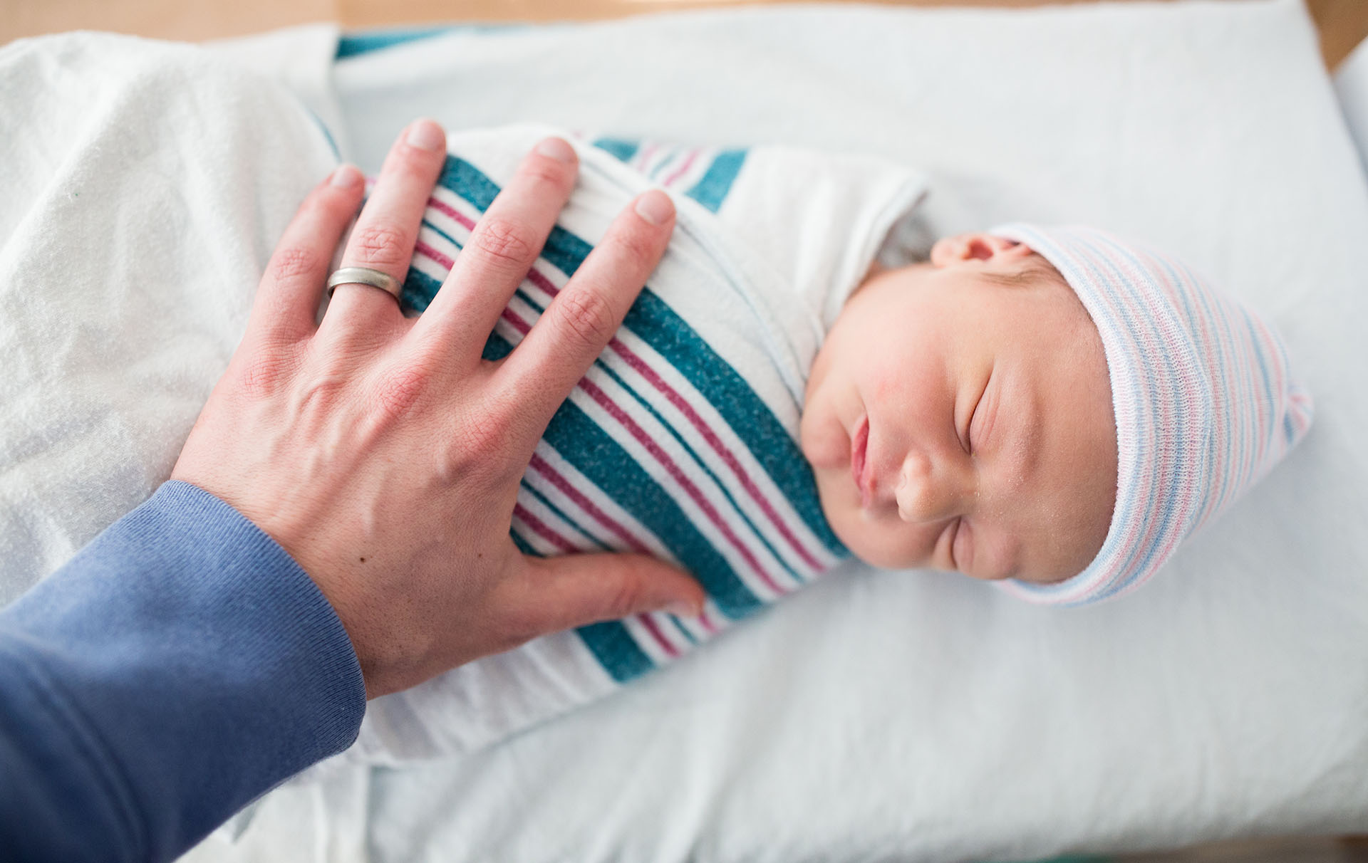 mum considers divorce over baby name
