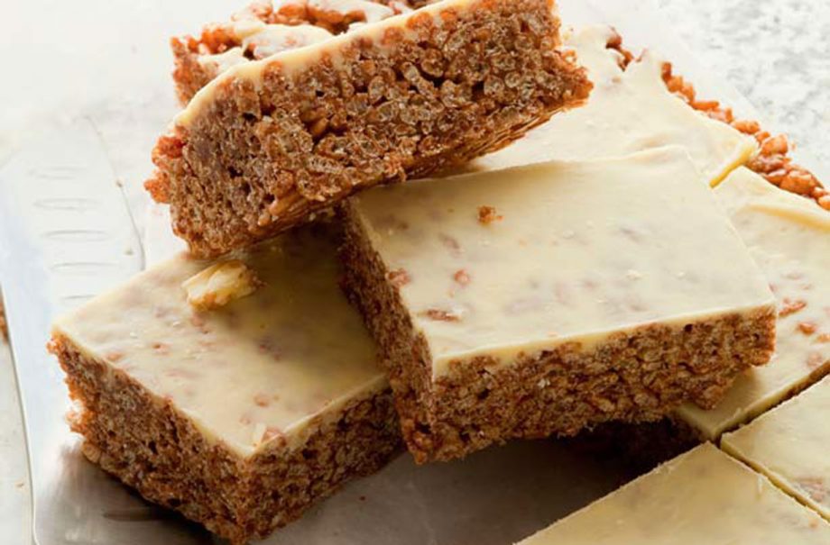 Mars bar tray bake slice