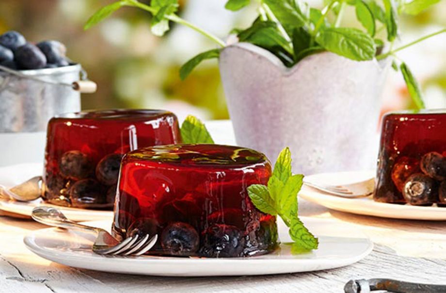 Slimming World's blueberry lime and prosecco jellies