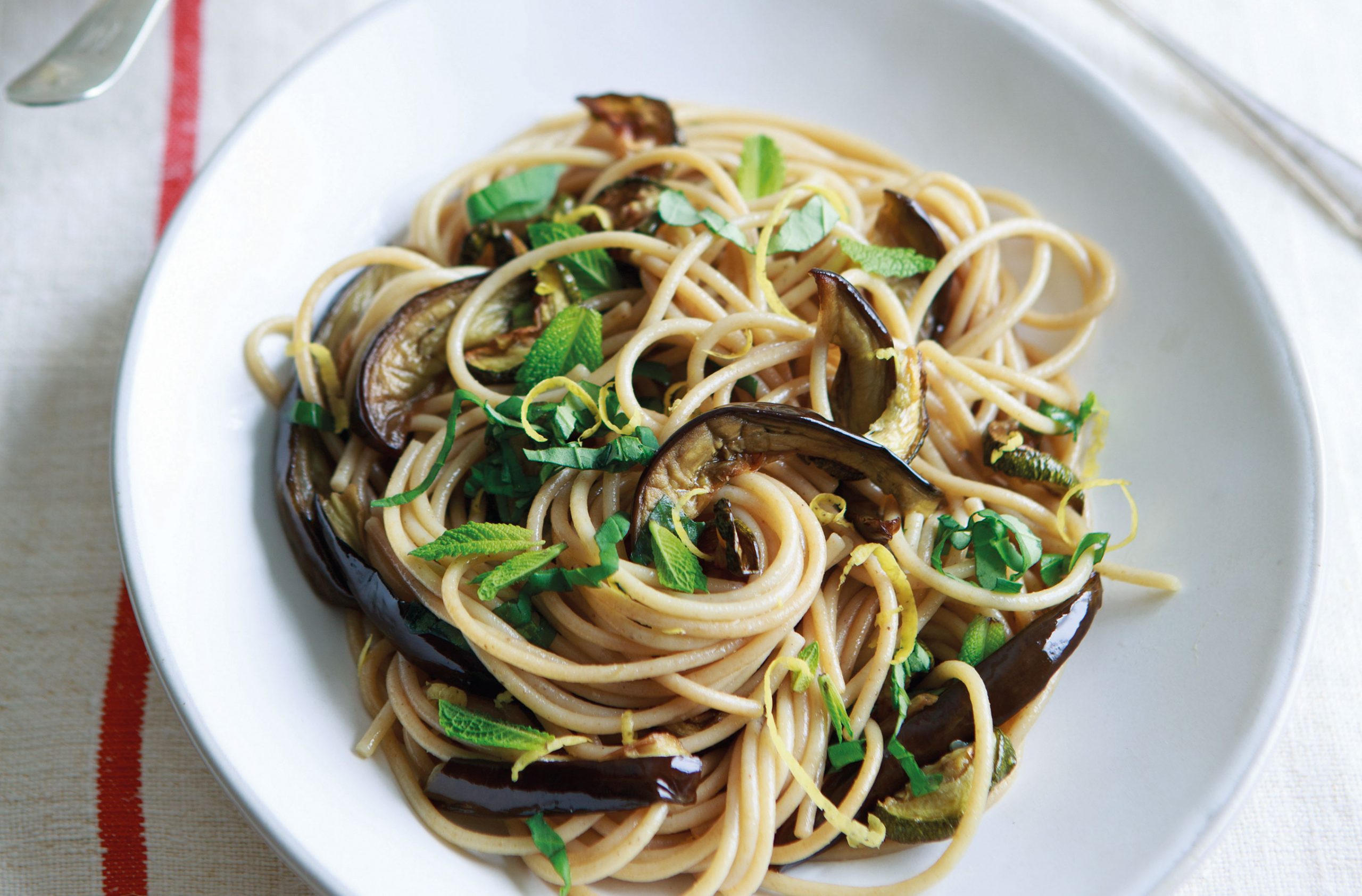Wholewheat spaghetti with roasted veg