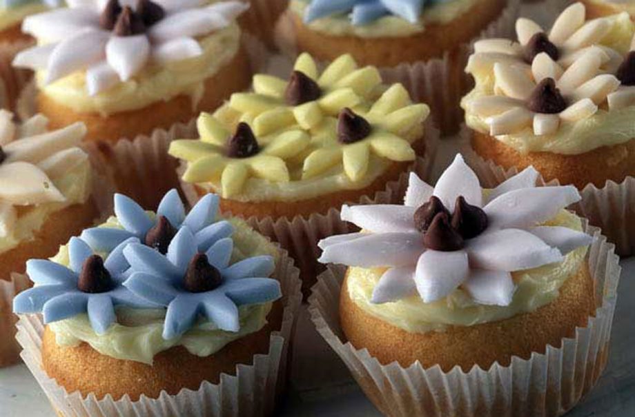 Flower fairy cakes
