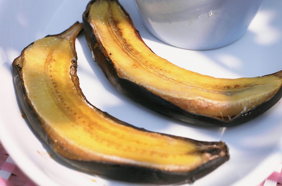 How to BBQ bananas