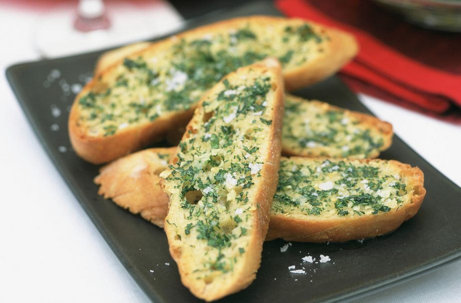 How to BBQ garlic bread