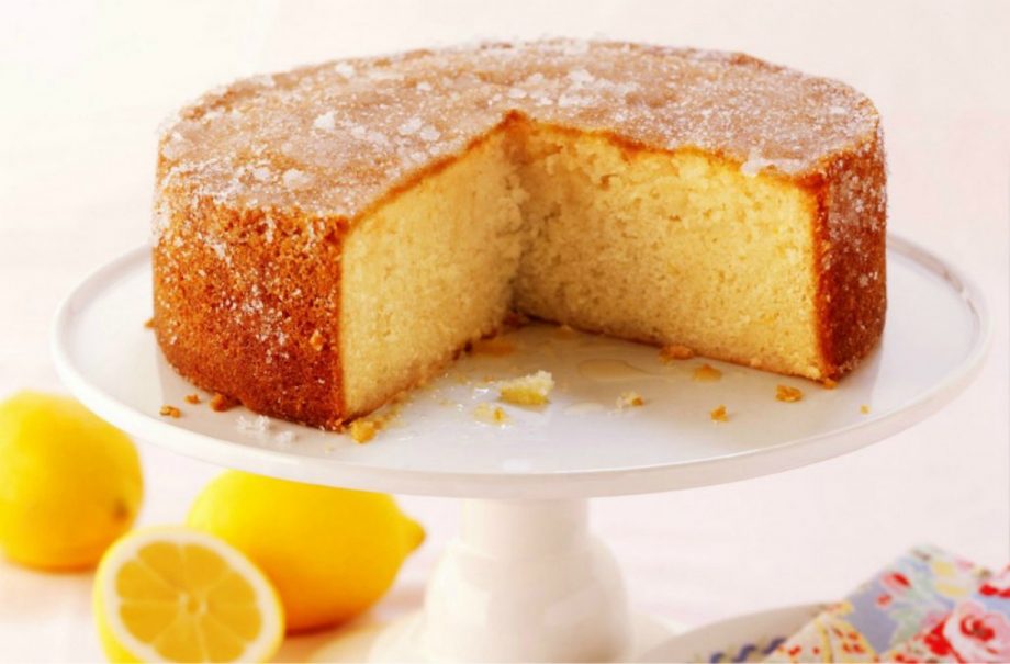 Mary Berry's lemon drizzle cake