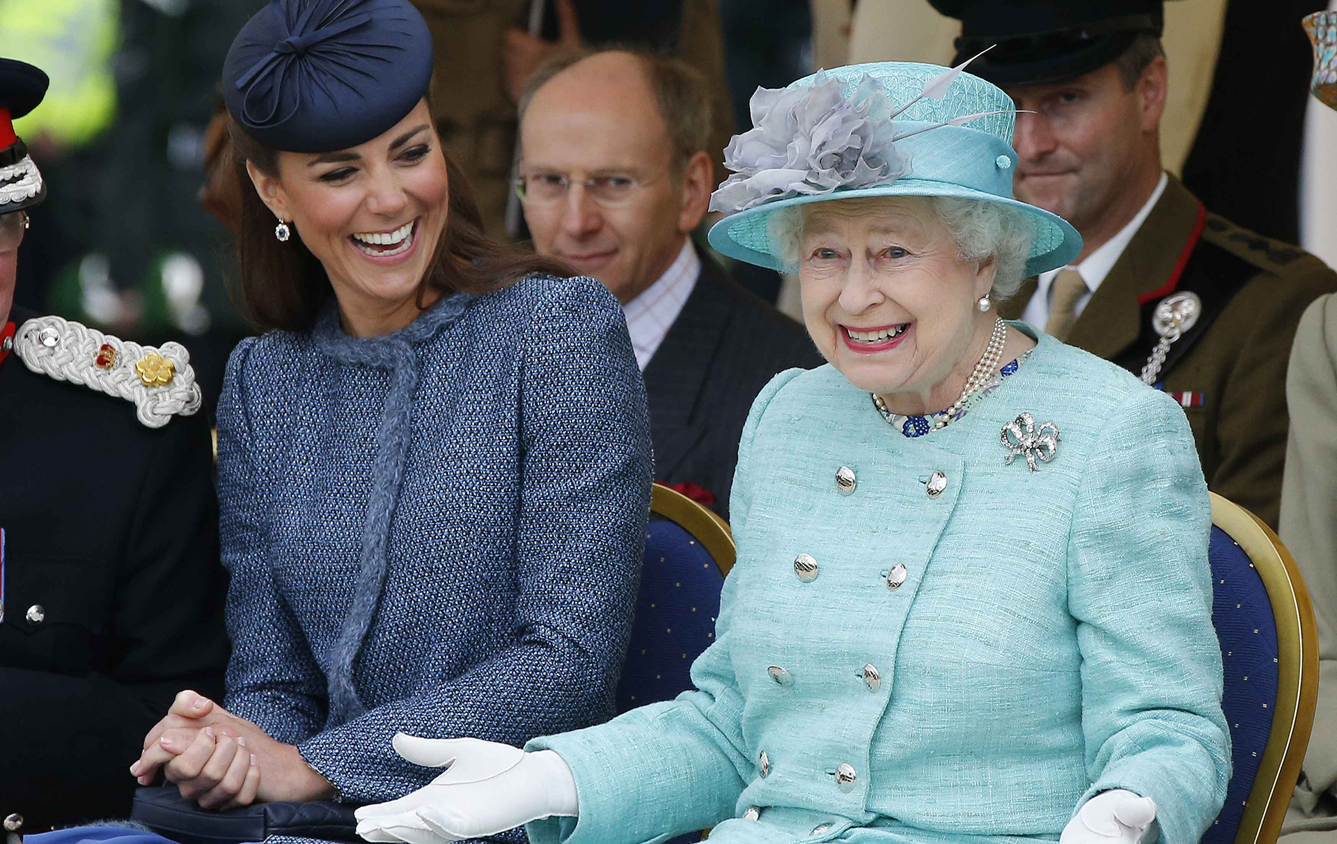 kate middleton queen award eighth wedding anniversary