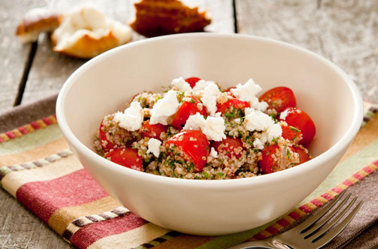 Goat's cheese and tomato bulgur wheat salad