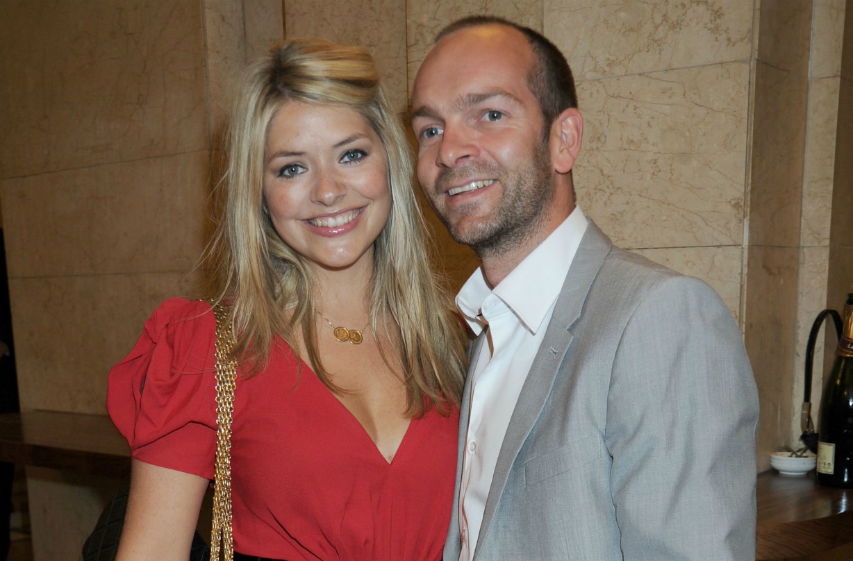 Holly Willoughby shares rare picture