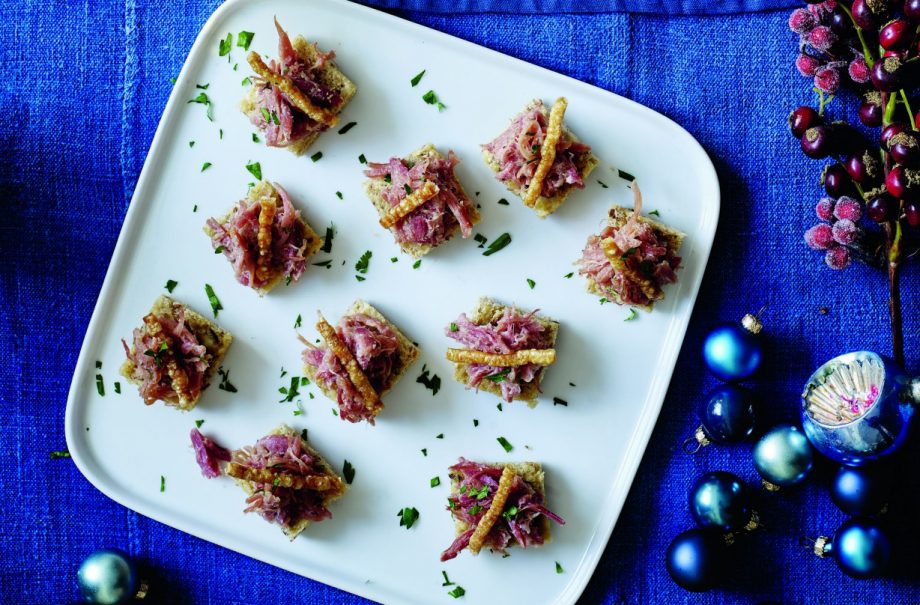 canape recipe_Crackling ham hock apple toasts