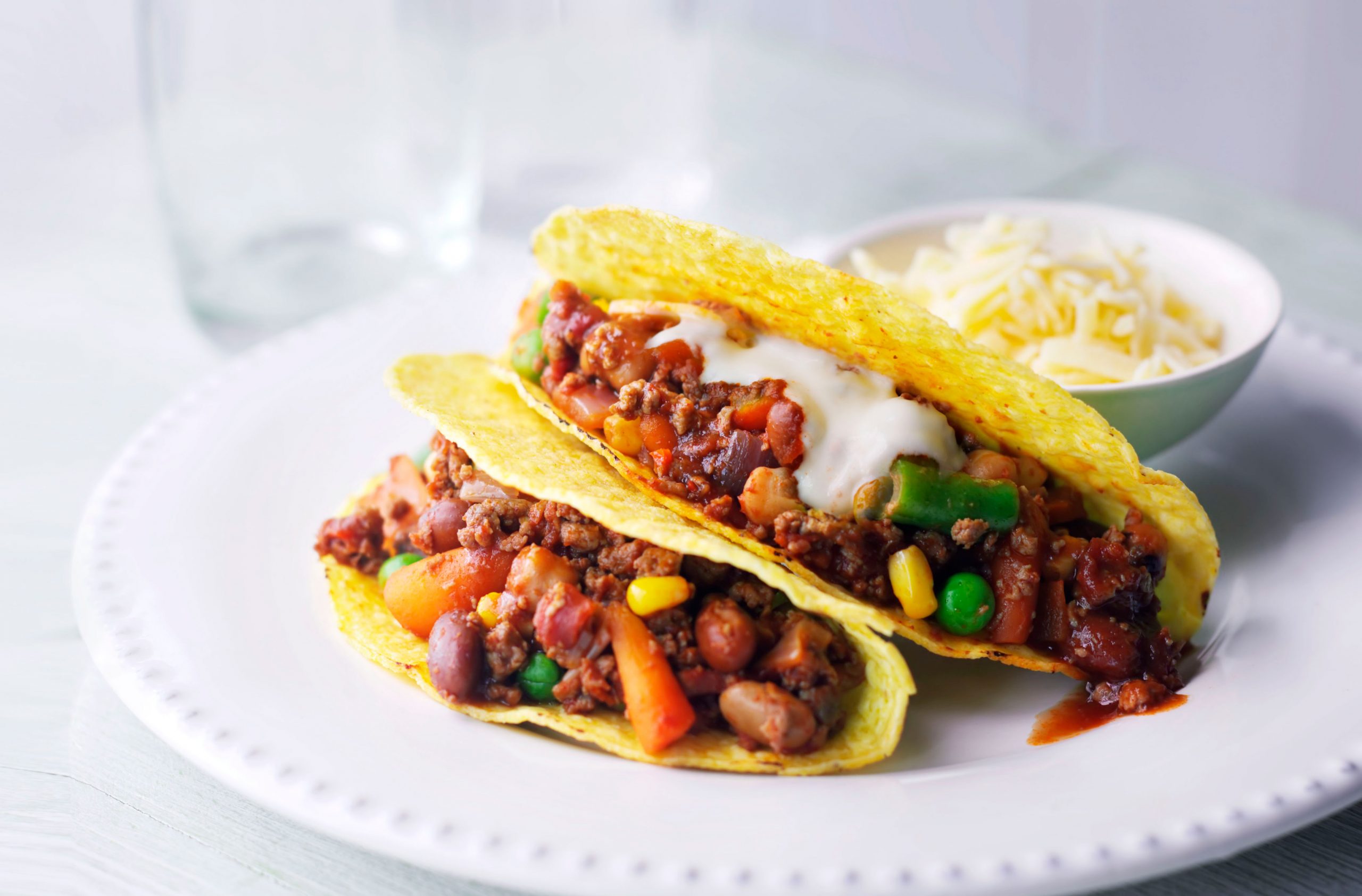 Main: Smokey veggie chilli tacos