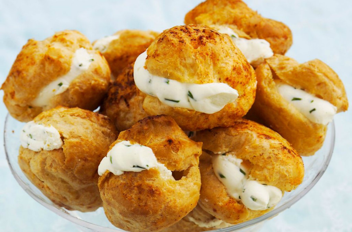 canape recipe_Cheese and chive puffs