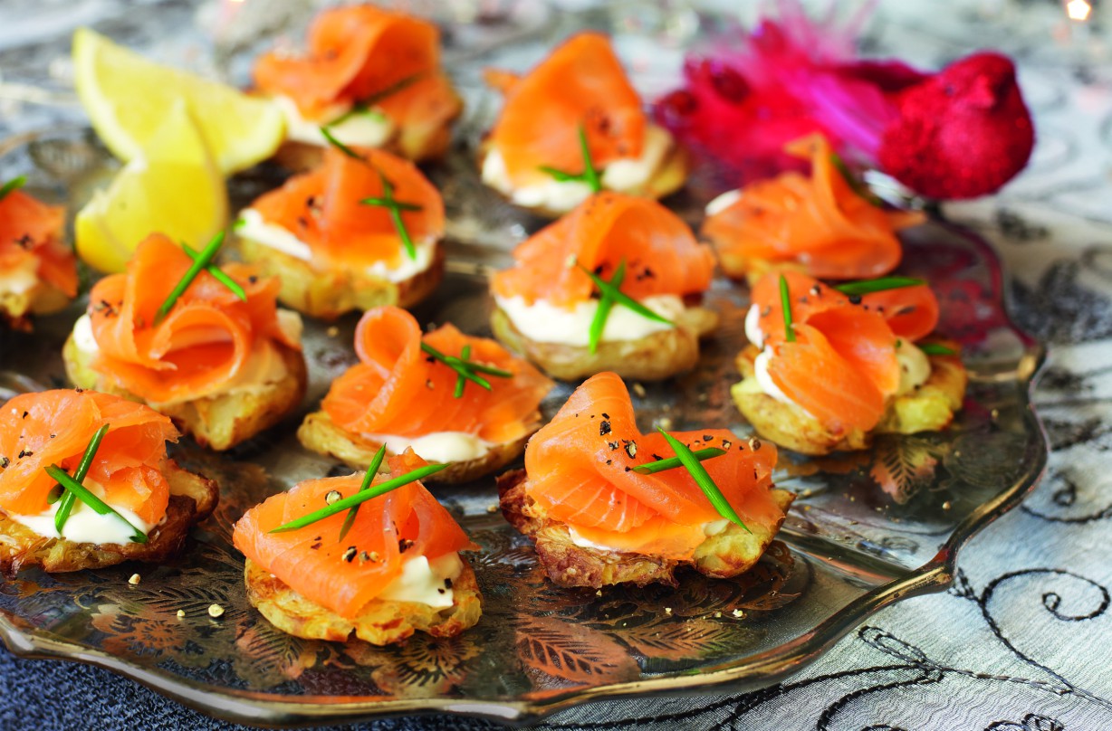 canape recipe_Crushed potatoes with smoked salmon toppers