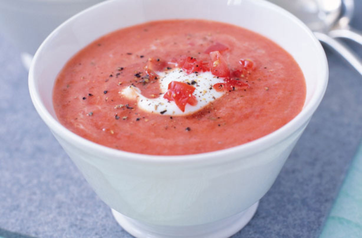 Slimming World's Low-fat Tomato Soup | Dinner Recipes | GoodtoKnow