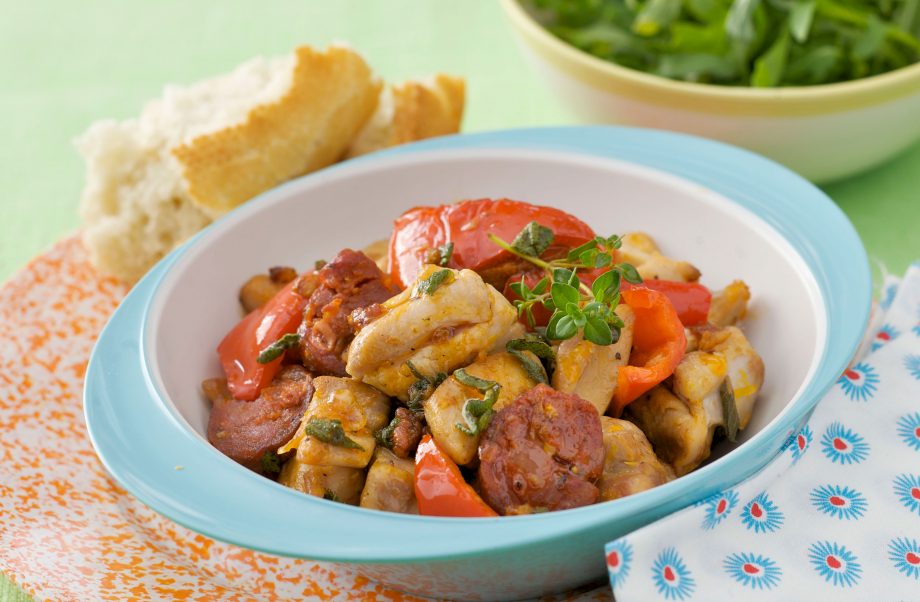 Spanish stir-fry chicken