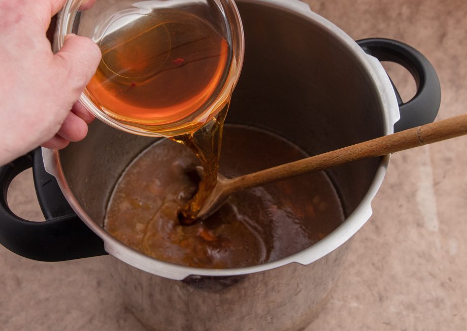 christmas_recipes_to_be_made_in_advance_gravy