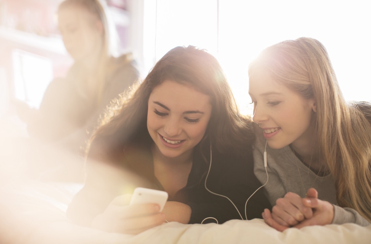 Why sharing headphones is a really bad idea