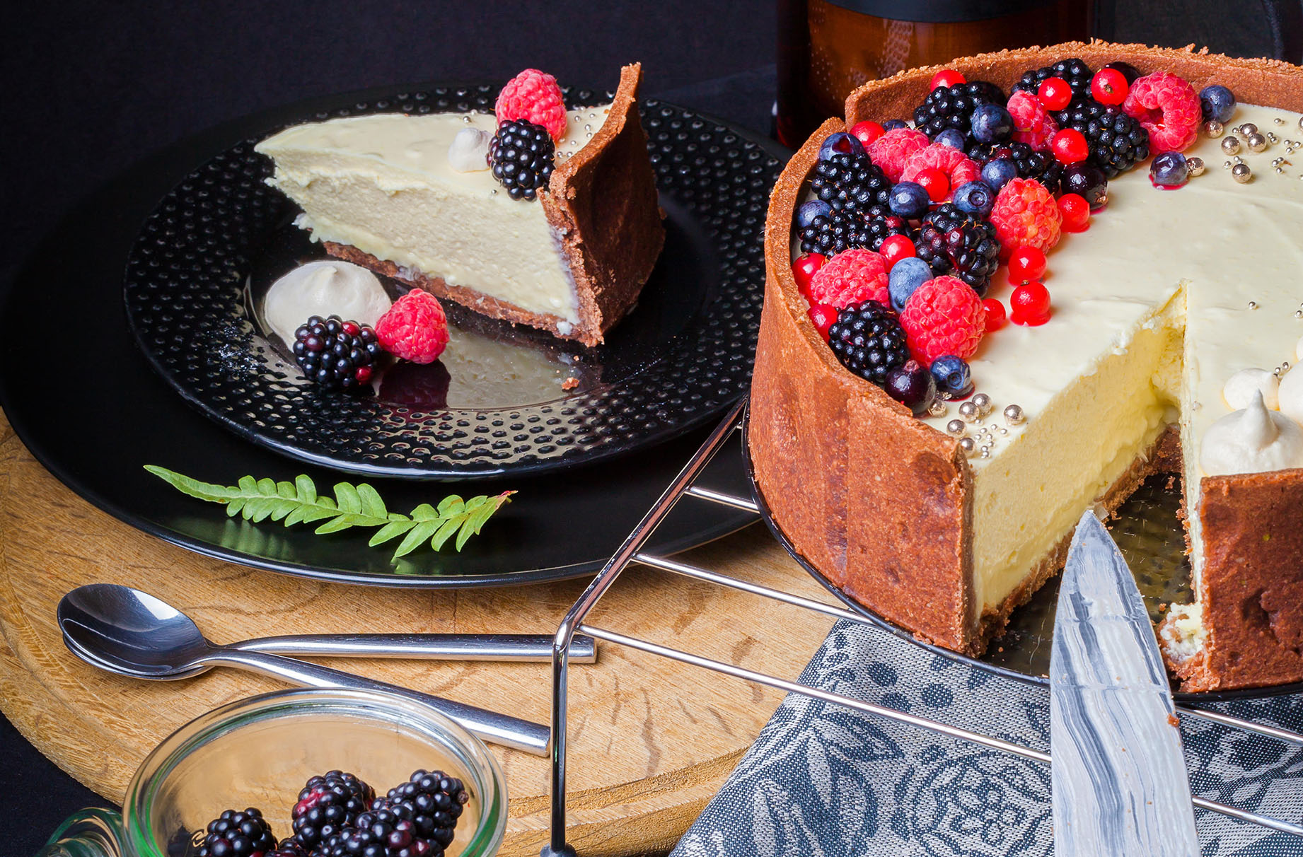 White chocolate and berry tart