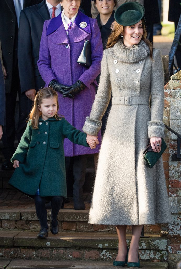 princess charlotte adorable moment curtsey queen