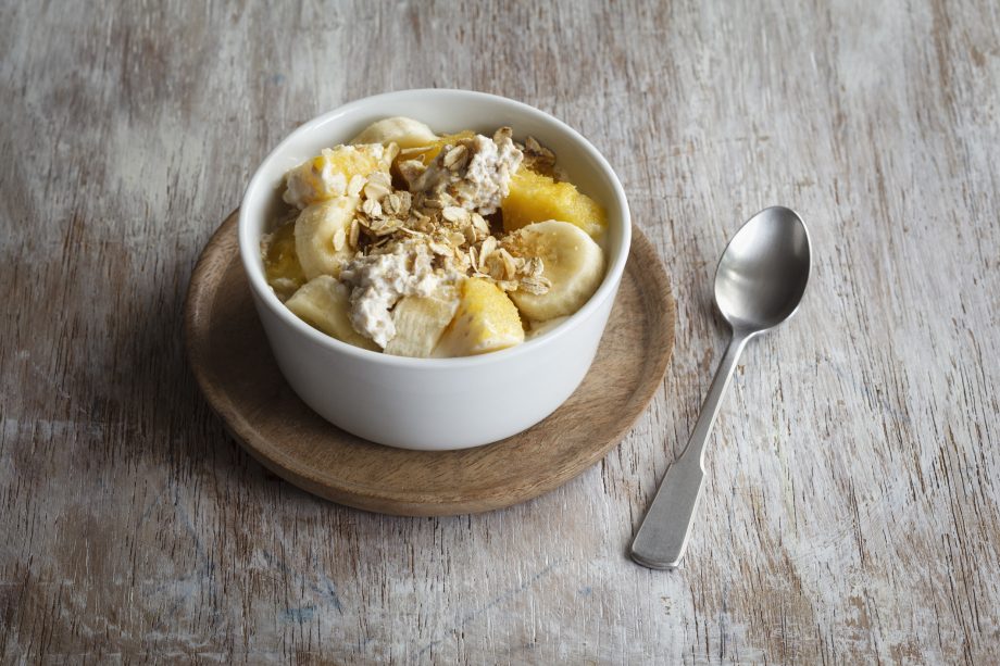Healthy snacks: Banana and yogurt
