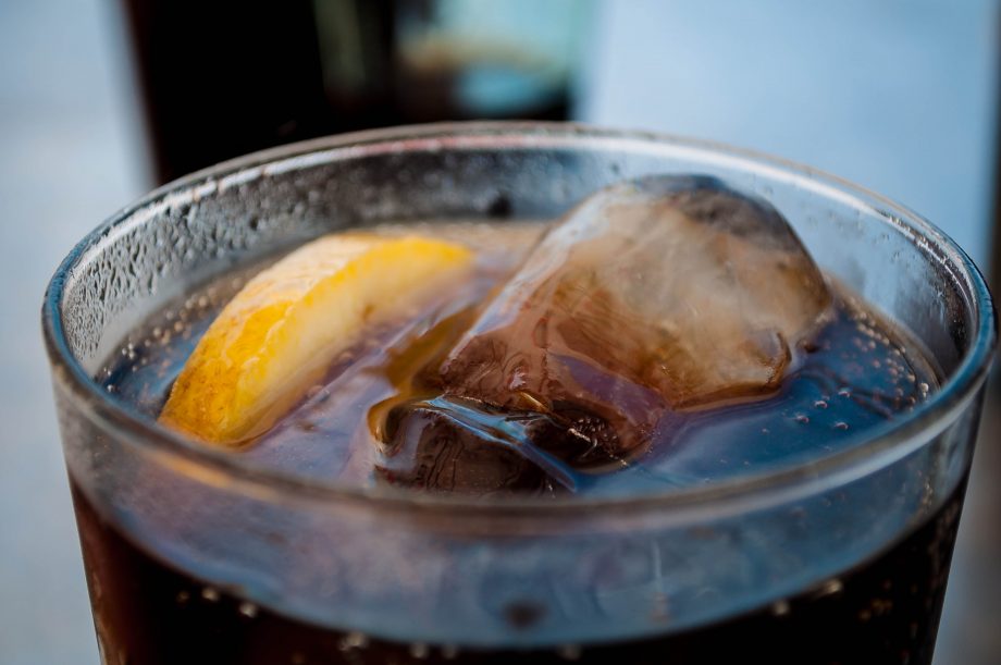 Diet fizzy drinks could be the reason why you're not losing weight