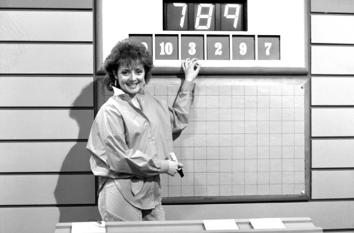 Carol Vorderman pulls out all the stops to teach kids Maths at home