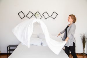 sleep expert issues warning people make bed morning