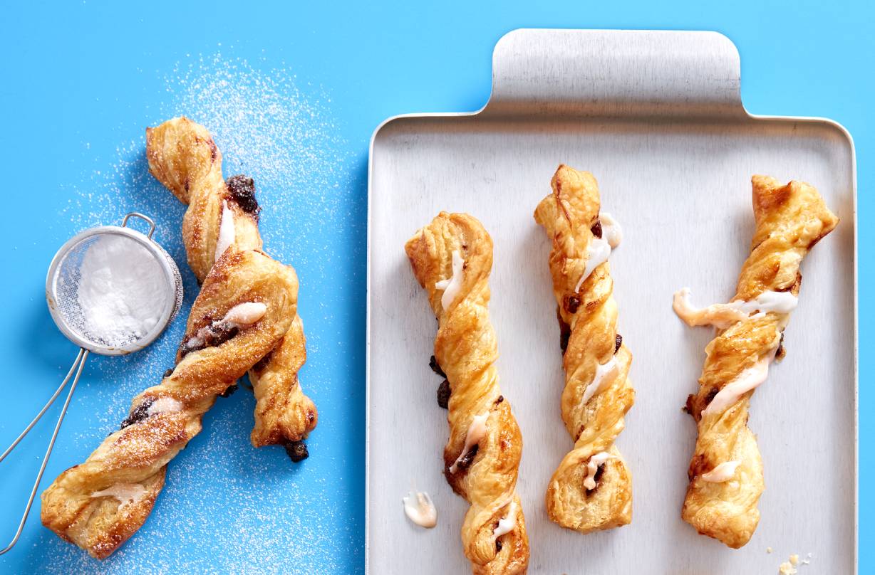 Creme Egg Puff Pastry Twists Puff Pastry Desserts Twisted