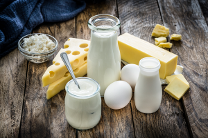 picture of full fat dairy products, one of the staples of the Pioppi diet