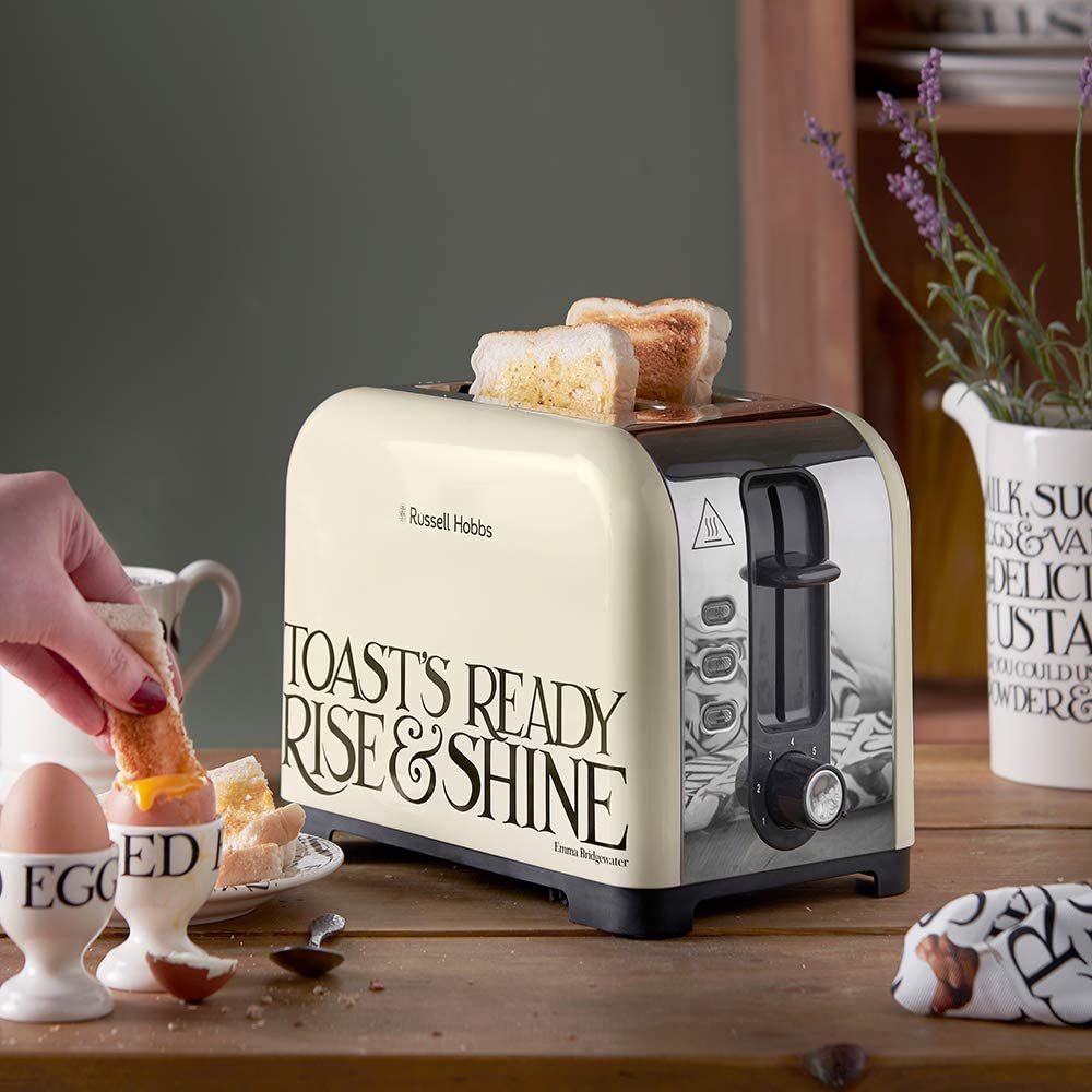 Black friday toaster deal on Russell Hobbs 23538 Emma Bridgewater Toaster with bread in it