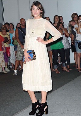 Alexa Chung's fashionable life! - Alexa Chung in Calvin Klein - 19
