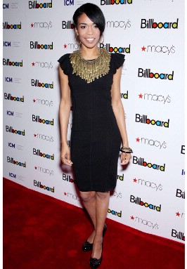 All The Dresses - Michelle Williams at the Billboards - 115