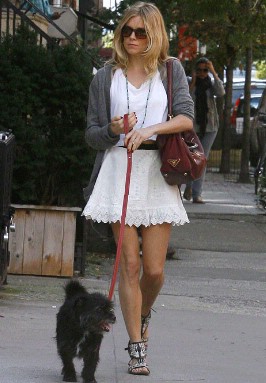 Street Style - Sienna Miller's dog-walking outfit