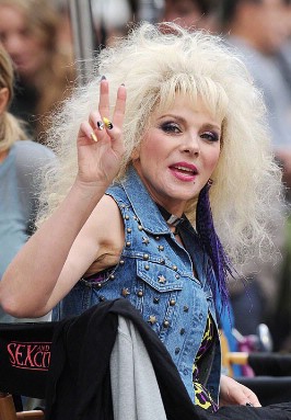 SATC First Look! - Kim Cattrall does rock groupie - 1