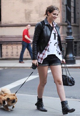 A Week in the Wardrobe: Mischa Barton - Dog Walking Chic - 7