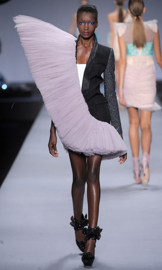 Viktor & Rolf Spring/Summer 2010 Catwalk Show