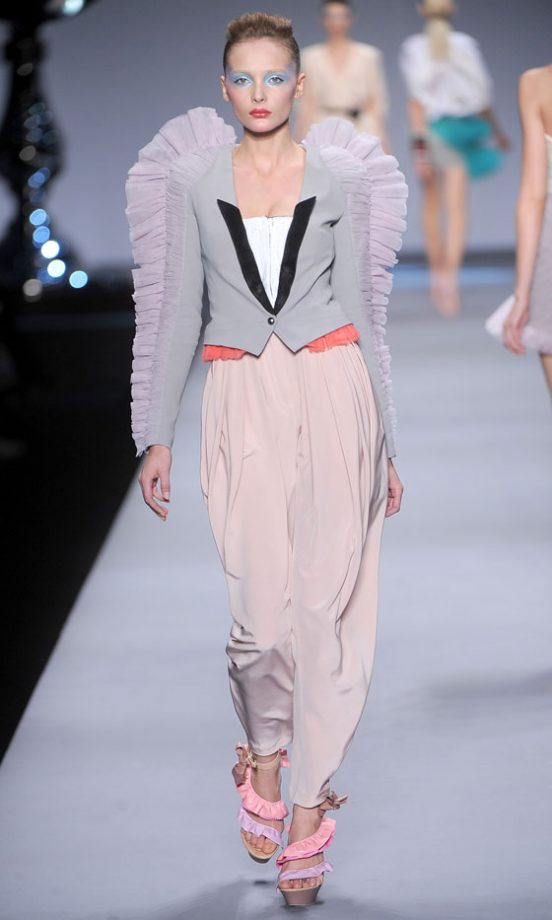 Viktor & Rolf Spring/Summer 2010 Catwalk Show