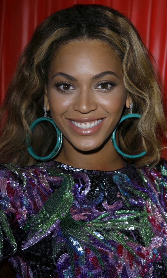 Beyoncé Wearing Green Hoop Statement Earrings, June 2009