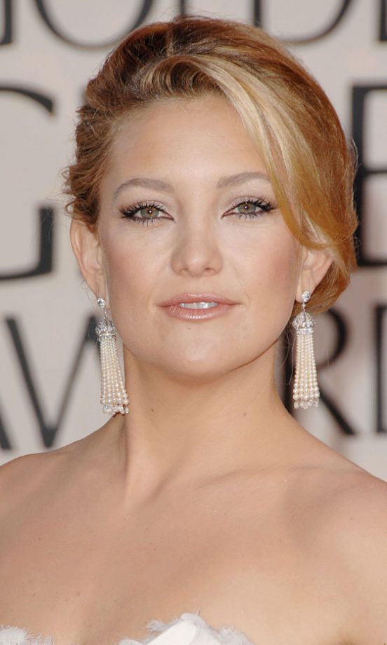 Kate Hudson Wearing Statement Drop Earrings, Janaury 2010