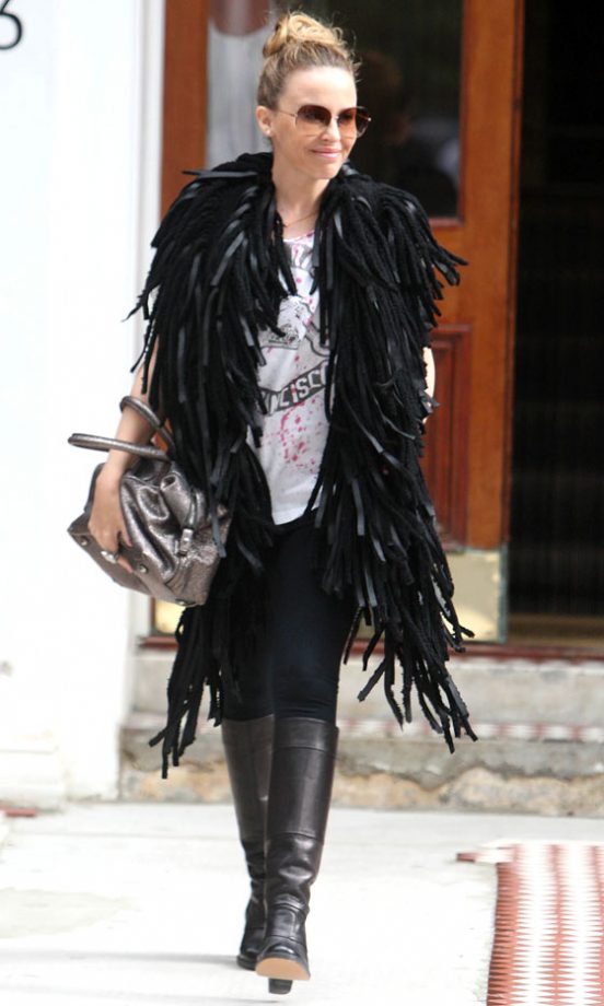 Kylie Minogue Wearing A Black Maison Martin Margiela Gilet, September 2009