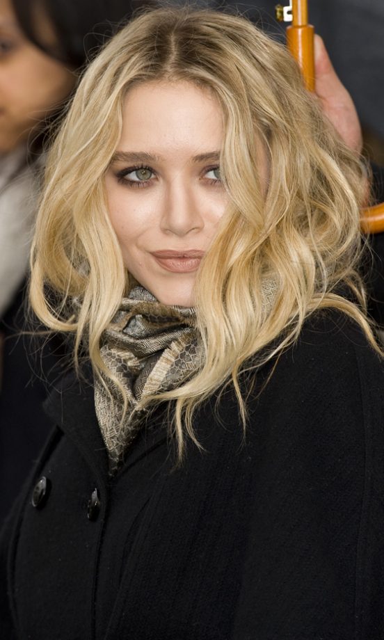 Mary-Kate Olsen Sporting A Sunkissed Hairstyle At The Burberry AutumnWinter 2010 Fashion Show At London Fashion Week, February 2010