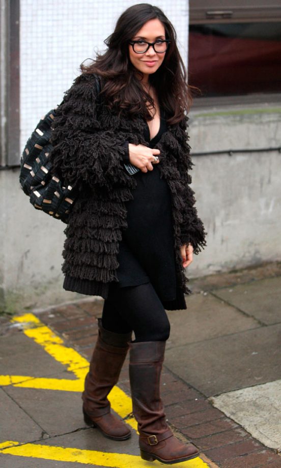 Myleene Klass Wraps Up Her Bumb, January 2011