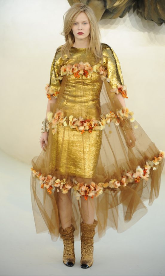 Chanel Haute Couture Autumn/Winter 2010/11 Fashion Show