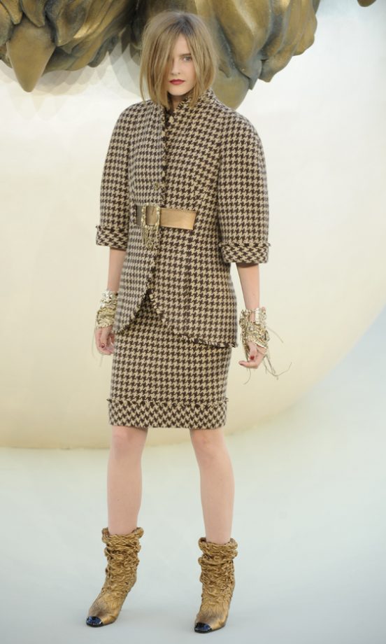 Chanel Haute Couture Autumn/Winter 2010/11 Fashion Show