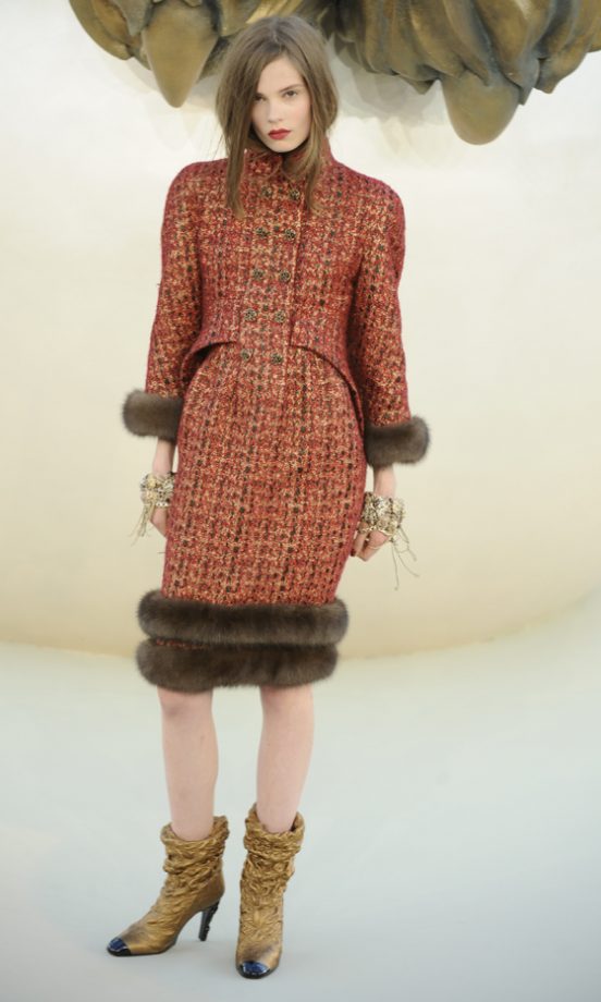 Chanel Haute Couture Autumn/Winter 2010/11 Fashion Show