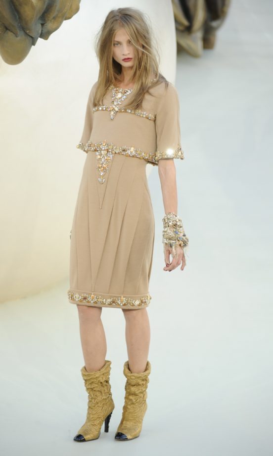 Chanel Haute Couture Autumn/Winter 2010/11 Fashion Show